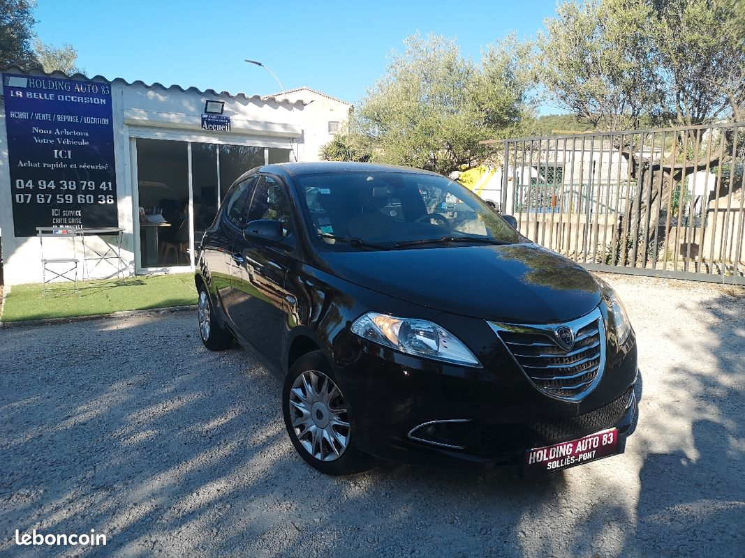 LANCIA YPSILON III