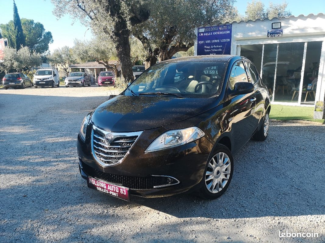 LANCIA YPSILON III
